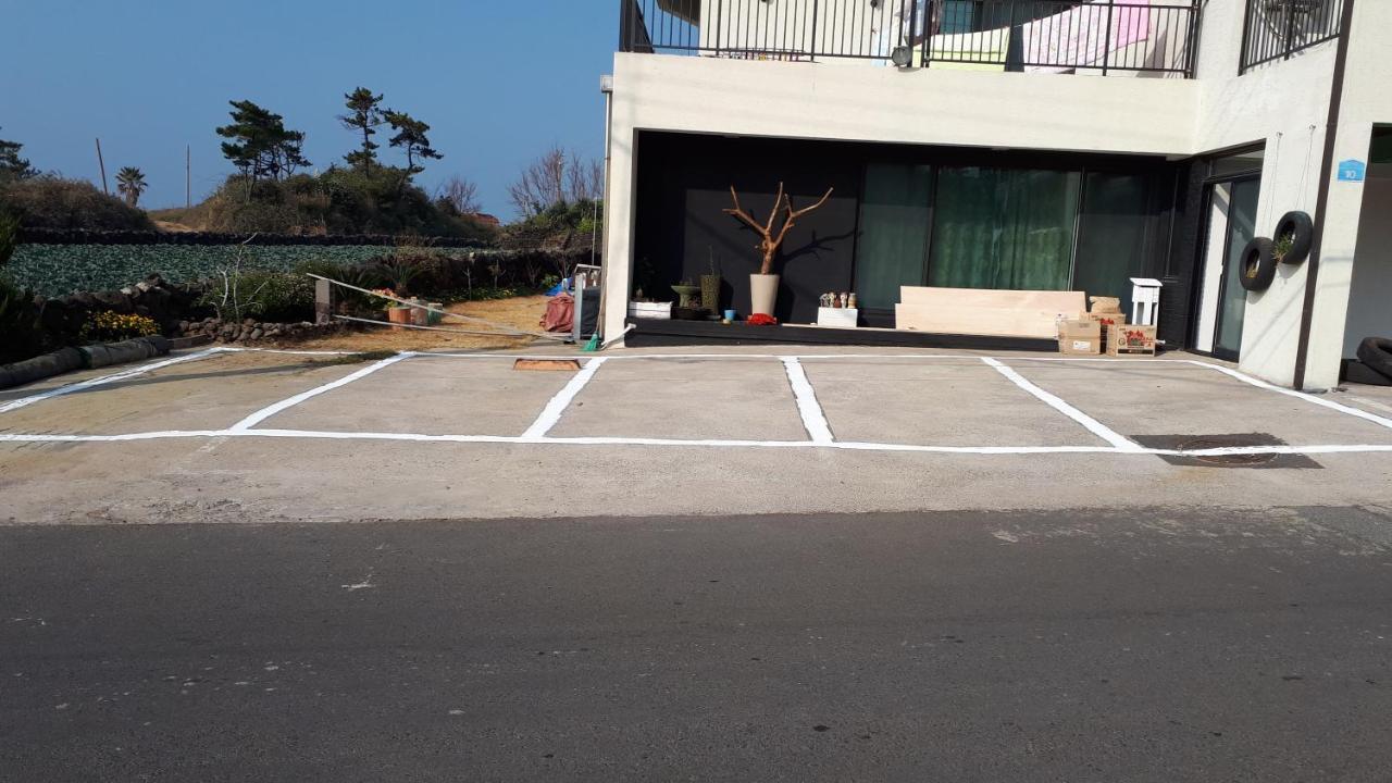 6Pm Pension Jeju Exteriör bild